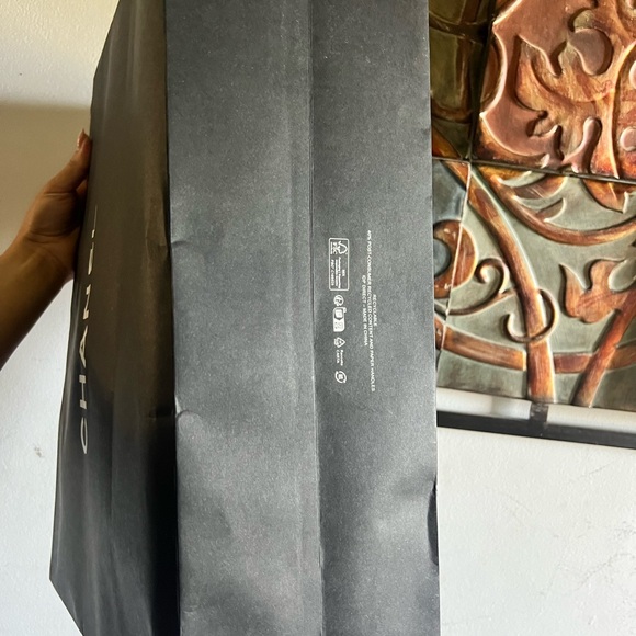 CHANEL Black Luxury Tote - Picture 3 of 4